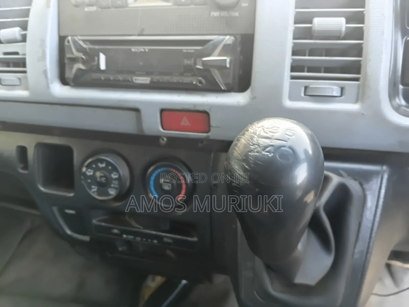 Toyota HiAce 2010 Silver