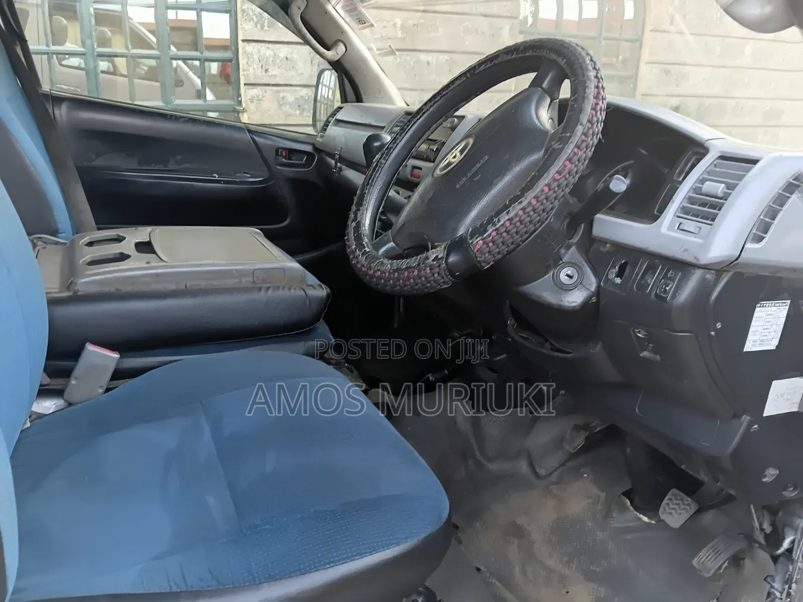 Toyota HiAce 2010 Silver