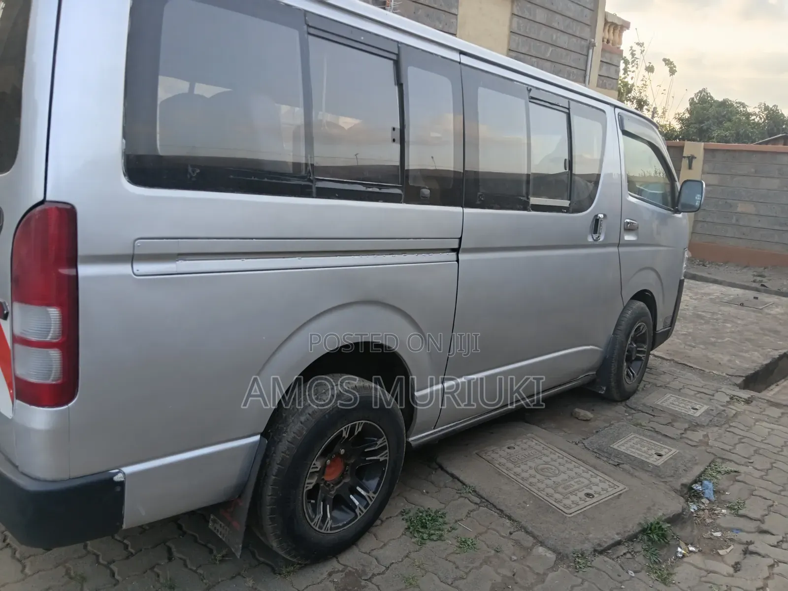 Toyota HiAce 2010 Silver