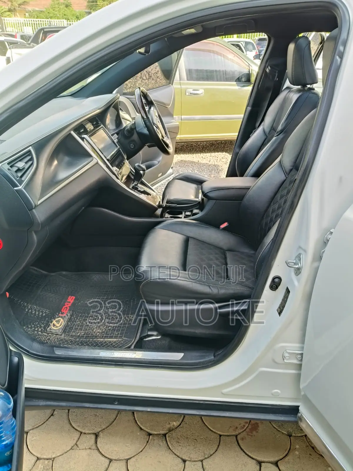 Toyota Harrier 2.0 2015 White
