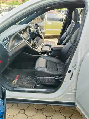 Toyota Harrier 2.0 2015 White