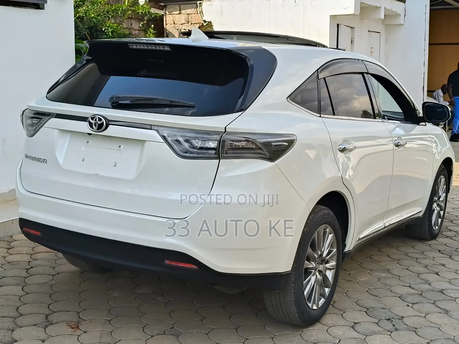 Toyota Harrier 2.0 2015 White