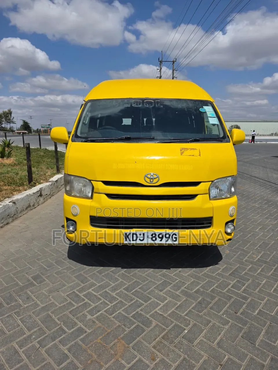 Toyota HiAce 2015 Yellow