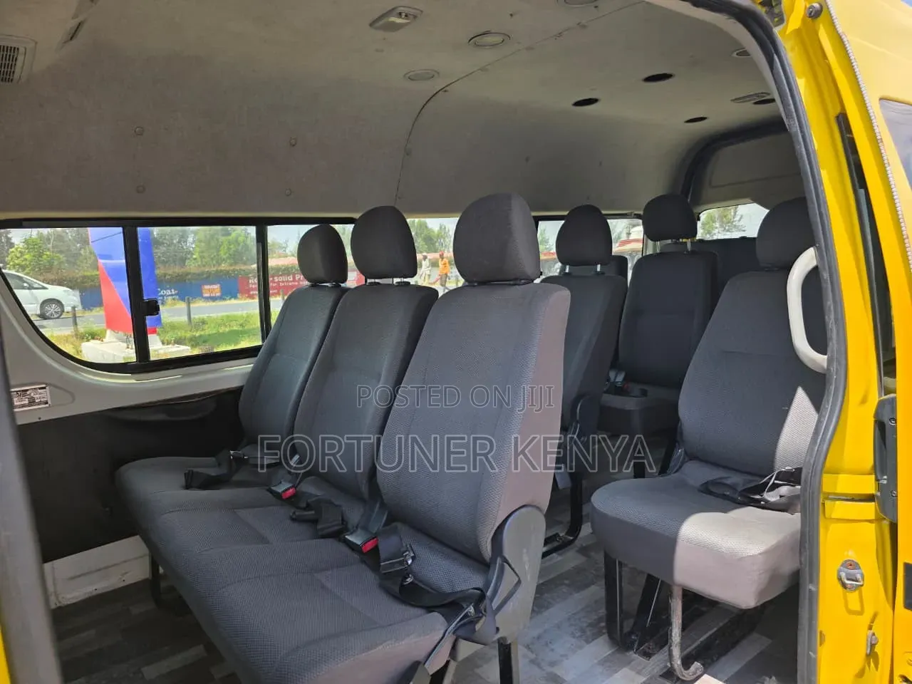 Toyota HiAce 2015 Yellow