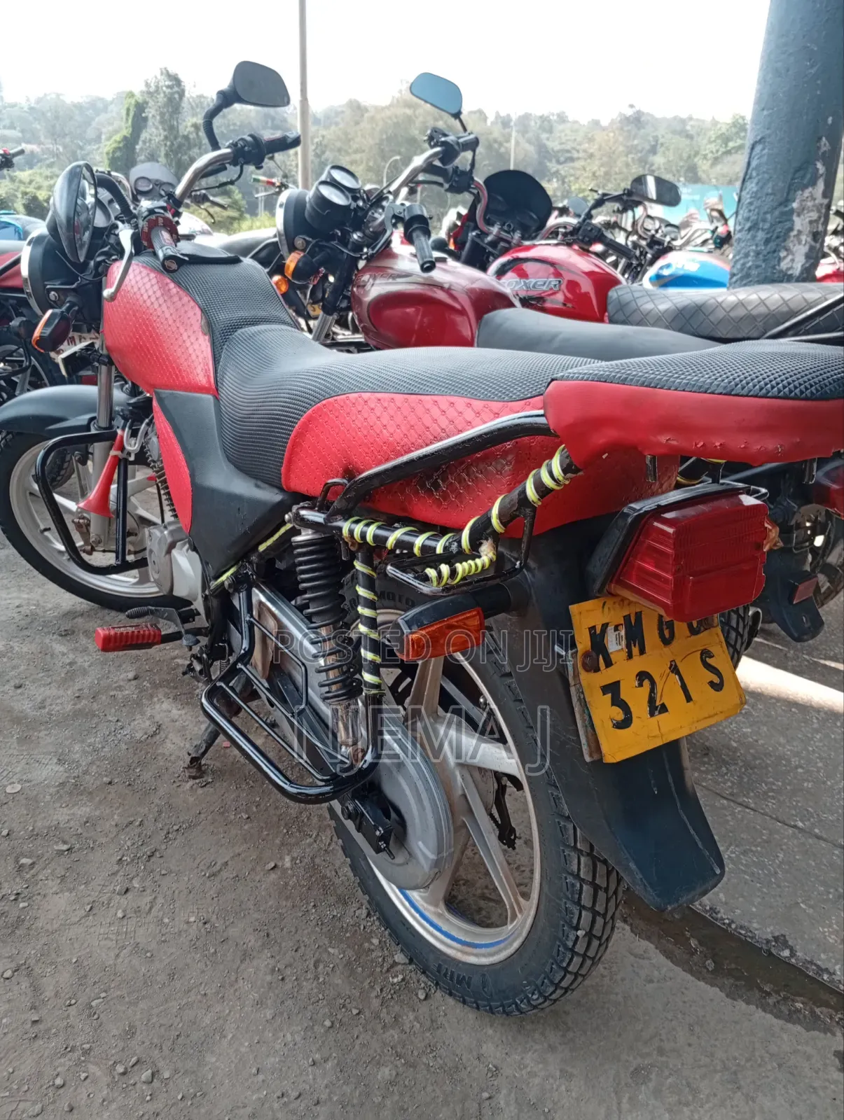 Honda CB 2023 Red
