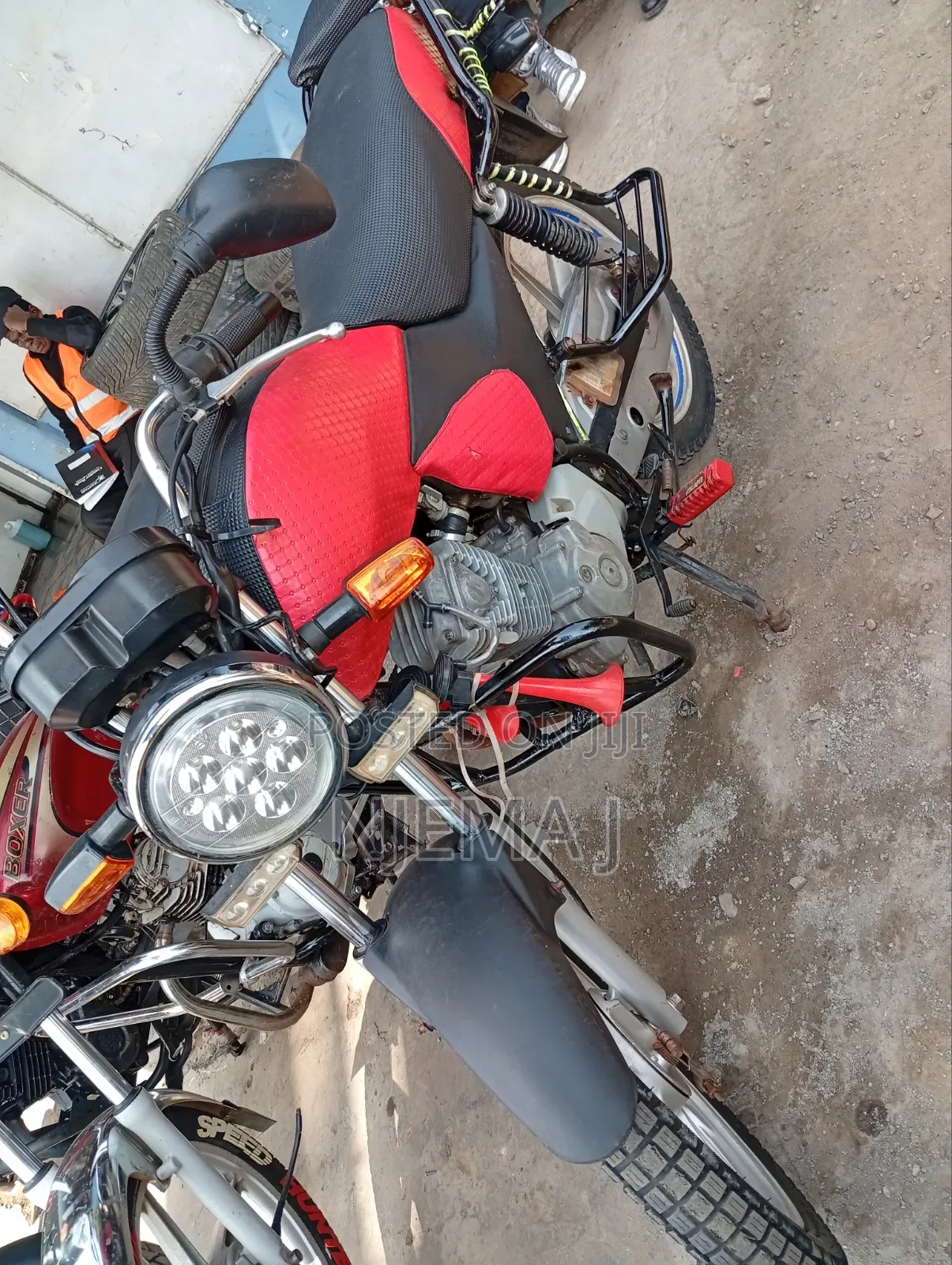 Honda CB 2023 Red