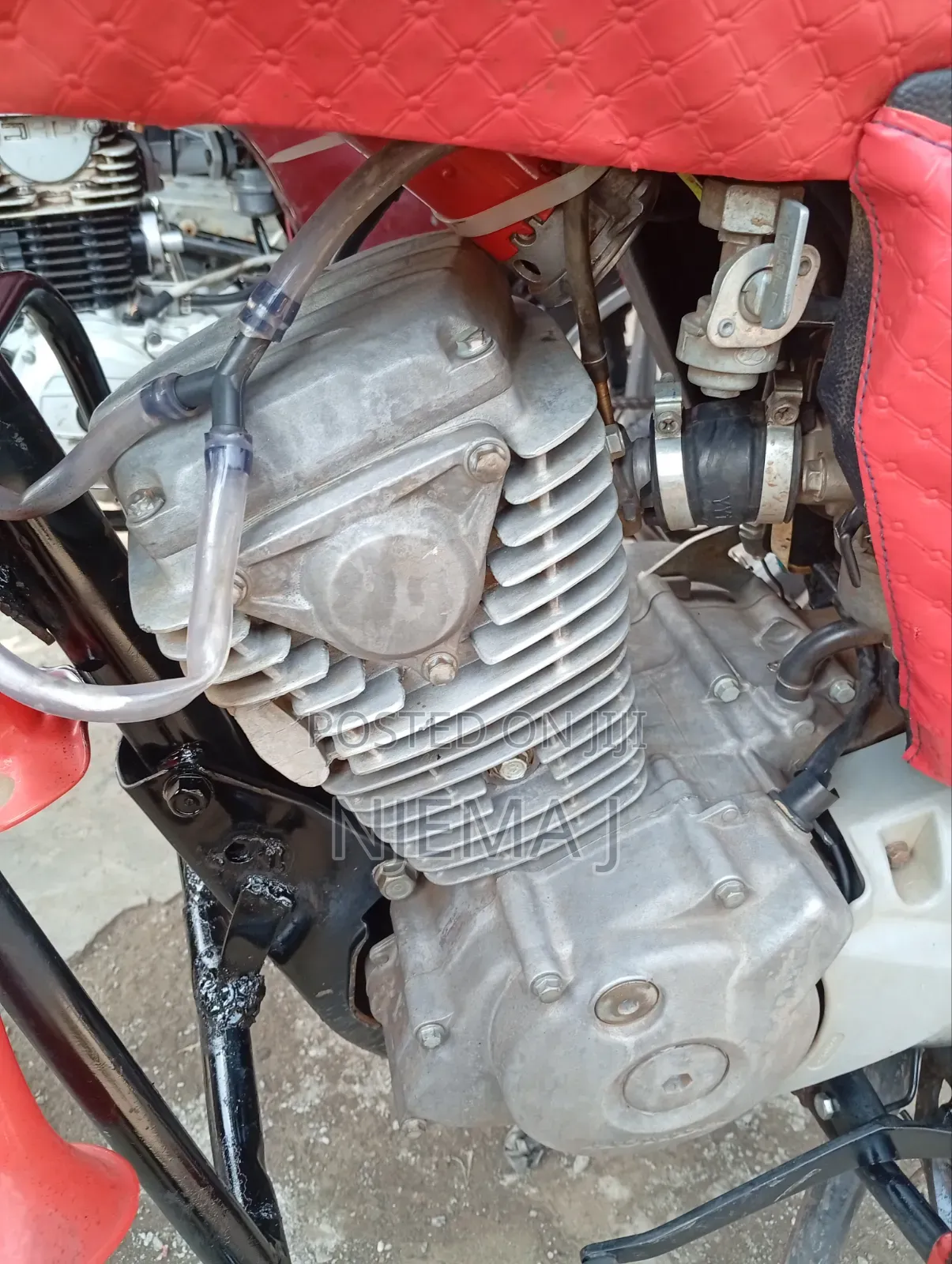 Honda CB 2023 Red
