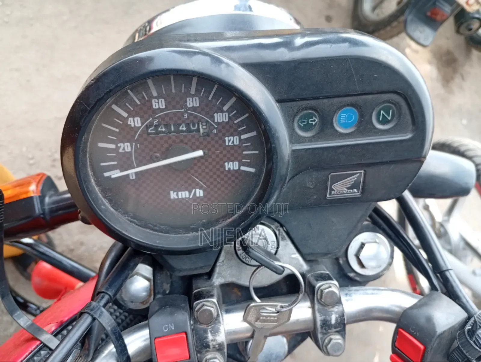 Honda CB 2023 Red