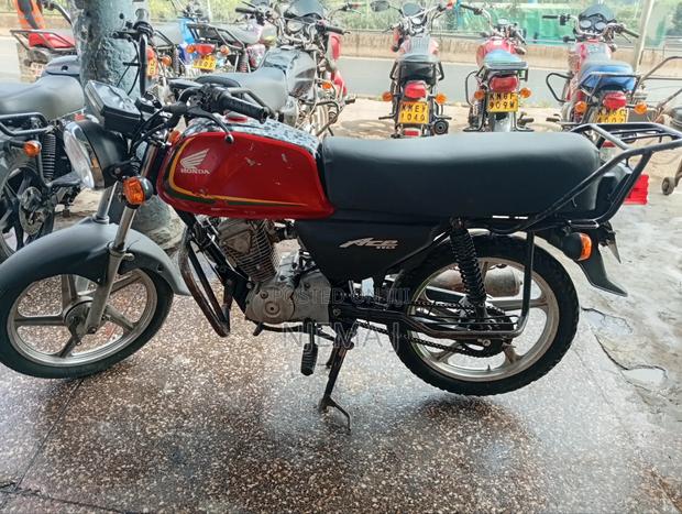 Honda CB 2023 Red - thumbnail 2