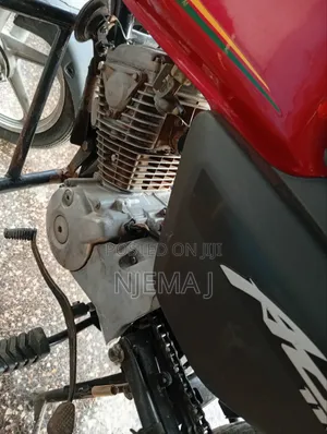 Honda CB 2023 Red