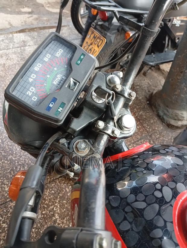 Honda CB 2023 Red - thumbnail 6