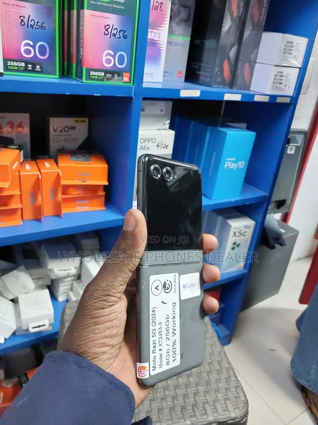 Motorola Edge (2024) 256 GB Blue - thumbnail 4