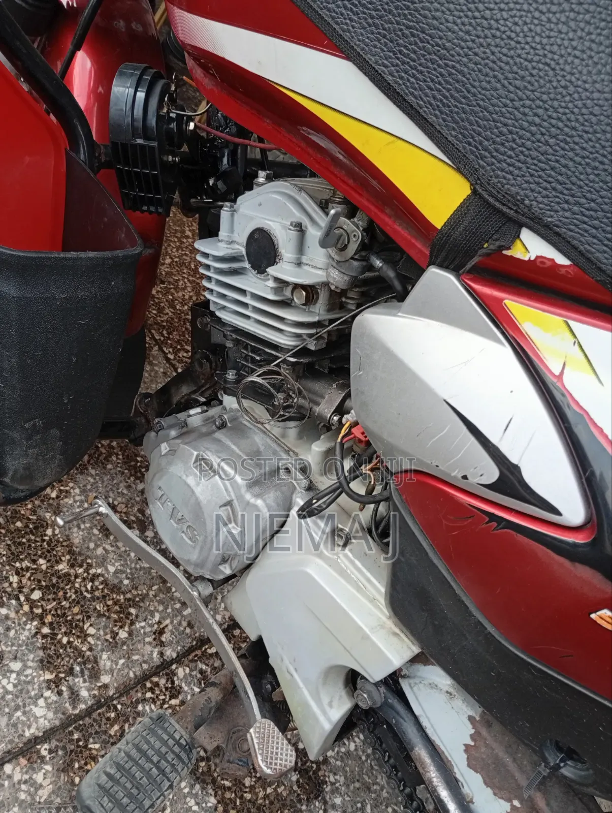 TVS HLX Plus ES 2021 Red