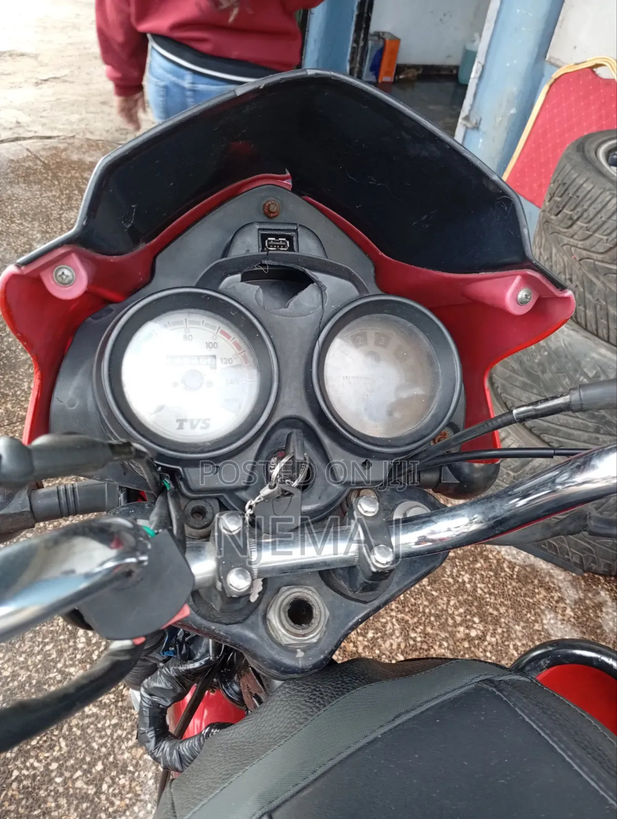 TVS HLX Plus ES 2021 Red