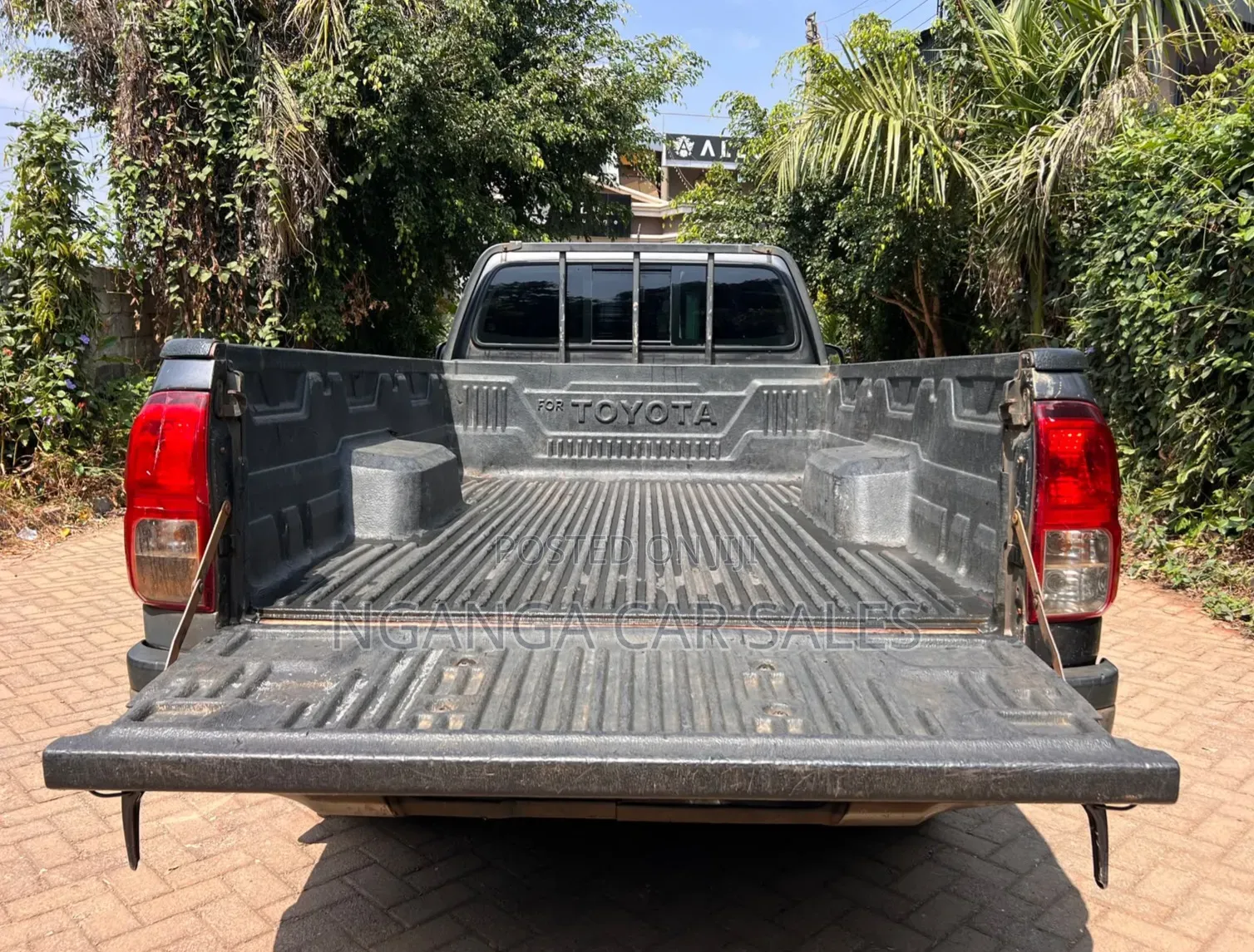 Toyota Hilux 2017 Gray