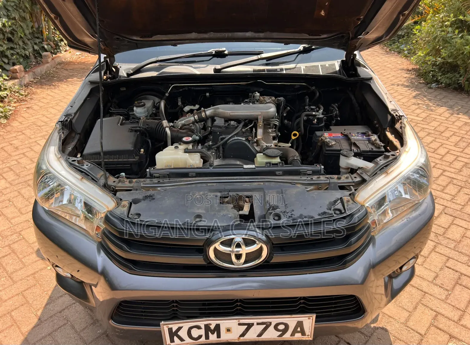 Toyota Hilux 2017 Gray