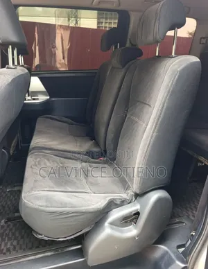 Toyota Noah 2012 Silver