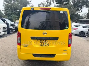 Nissan Caravan 2013 Yellow