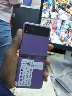 Motorola Razr 40s 256 GB Purple