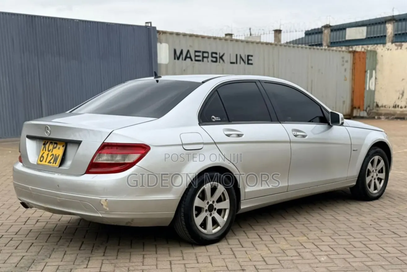 Mercedes-Benz C180 2011 Silver