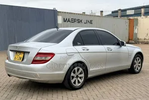 Mercedes-Benz C180 2011 Silver