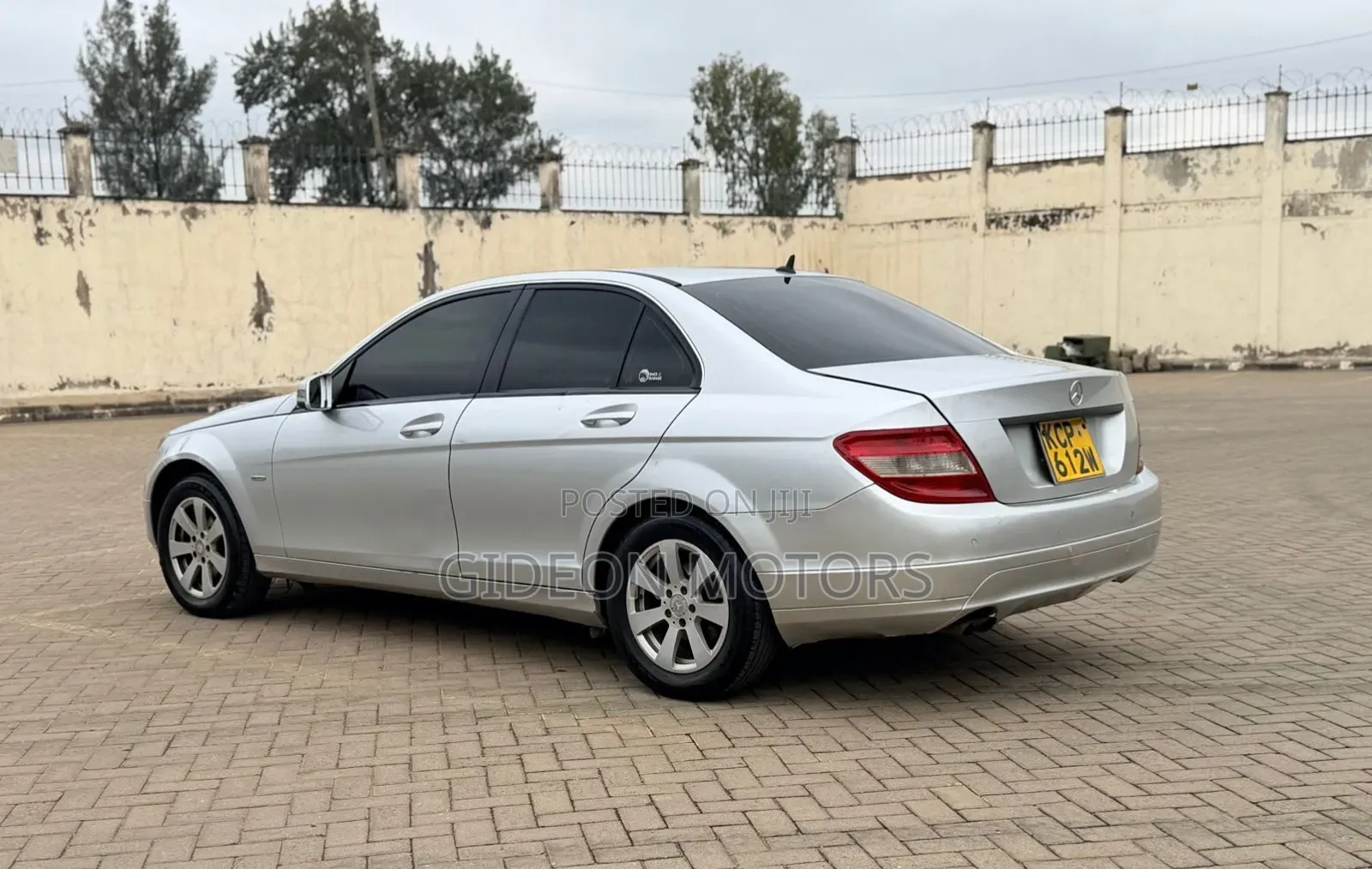 Mercedes-Benz C180 2011 Silver
