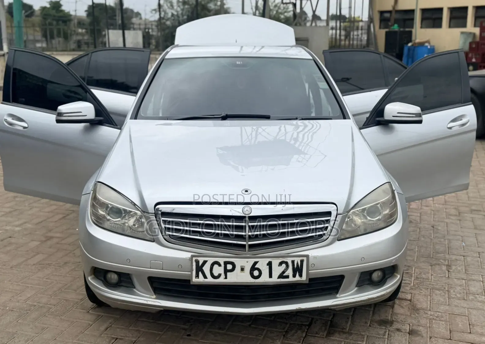 Mercedes-Benz C180 2011 Silver