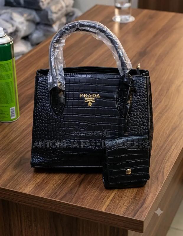 Prada Handbag Quality Leather - thumbnail 2