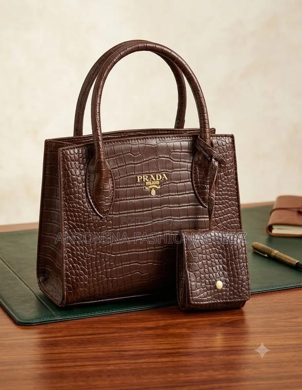 Prada Handbag Quality Leather - thumbnail 3