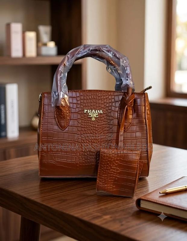 Prada Handbag Quality Leather - thumbnail 5