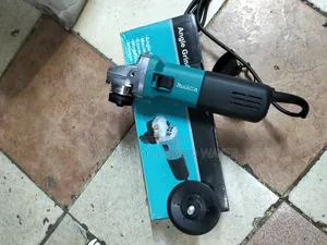 Very Powerful Makita Angle Grinder 840 Watts and Cutting Disc Set