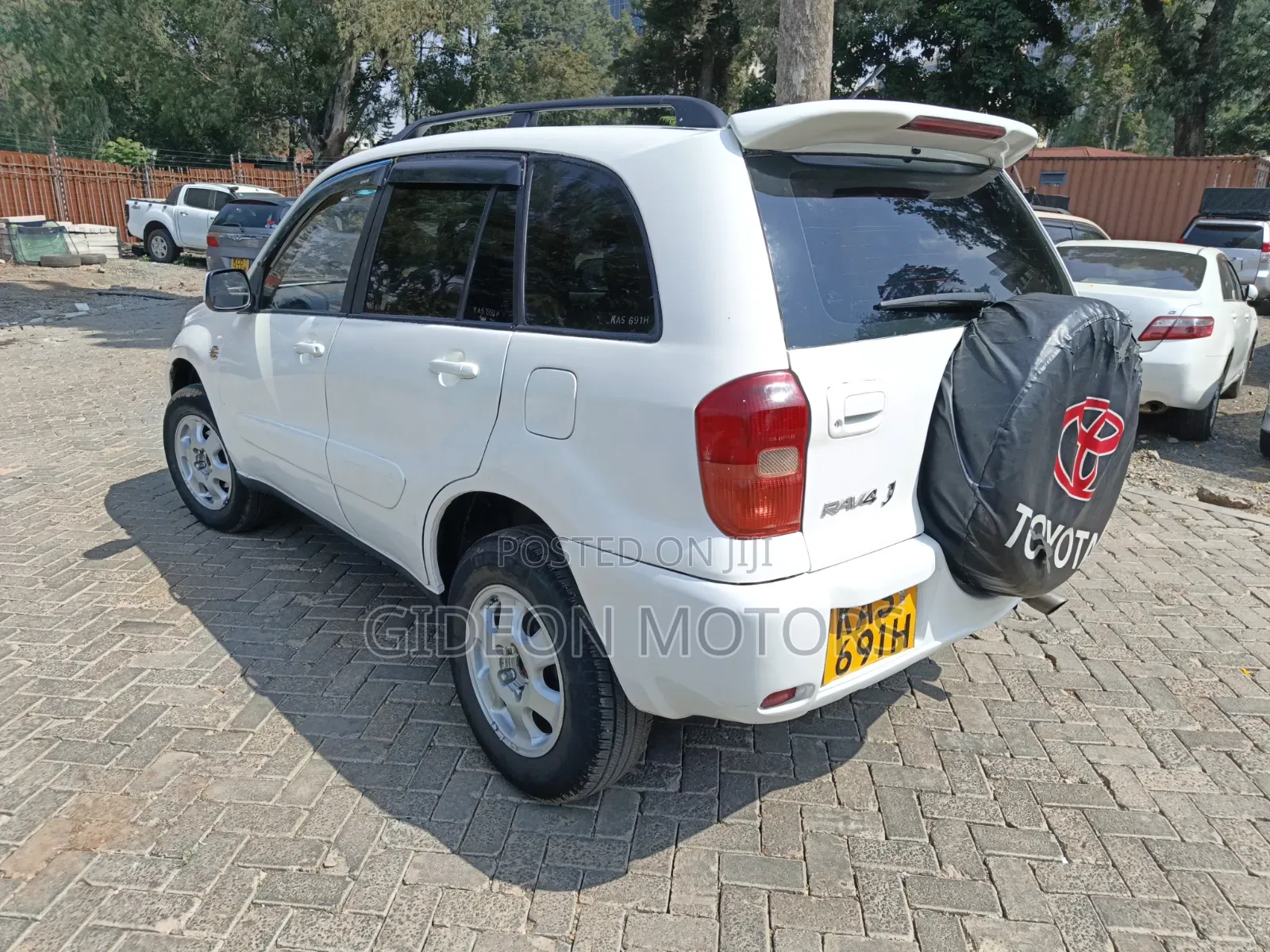 Toyota RAV4 2002 White
