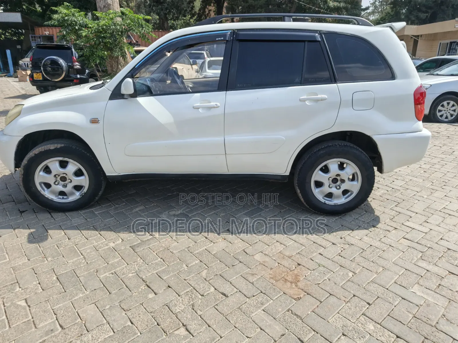 Toyota RAV4 2002 White