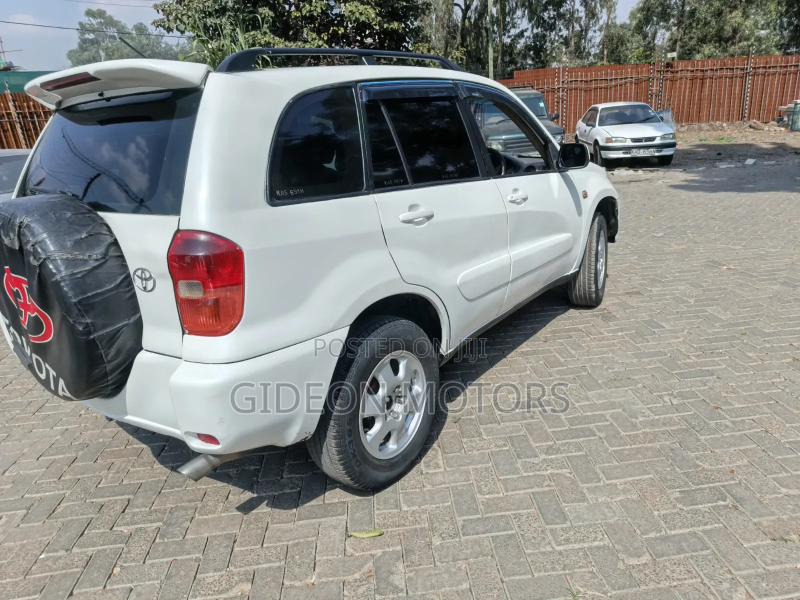 Toyota RAV4 2002 White