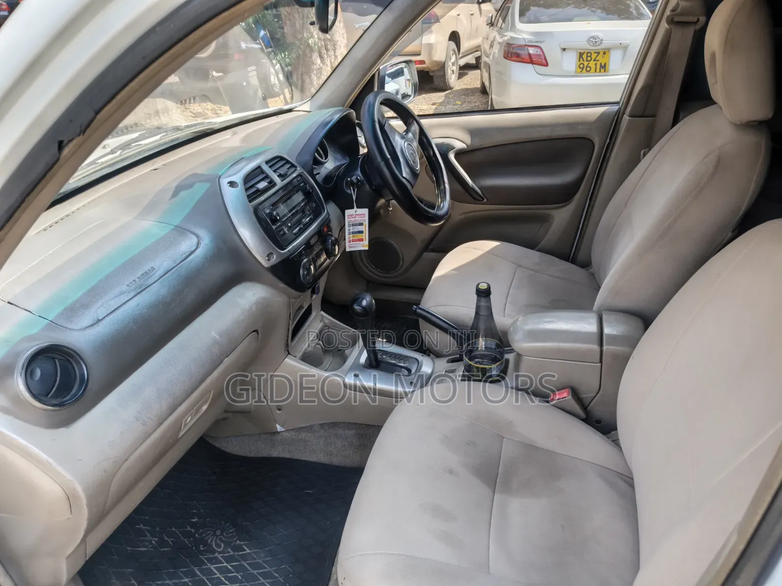 Toyota RAV4 2002 White