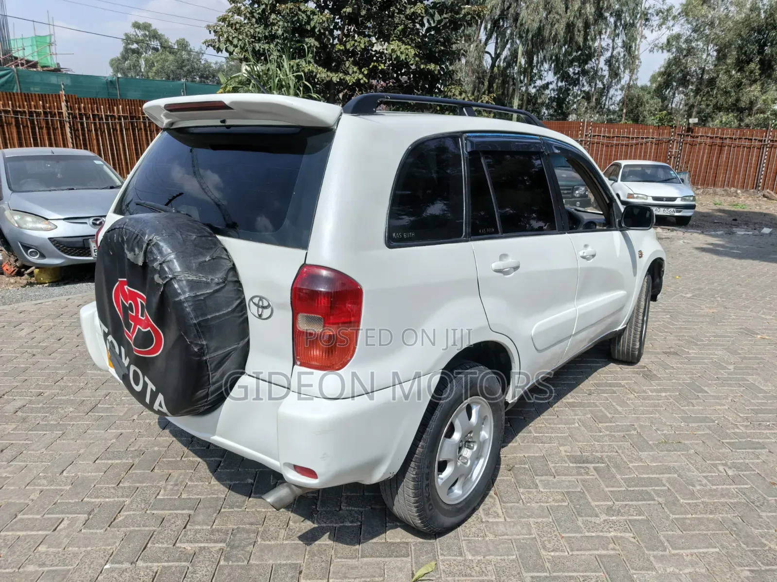 Toyota RAV4 2002 White