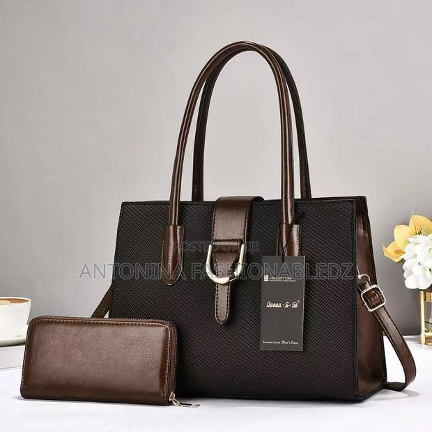 Queen Class Handbag - thumbnail 2