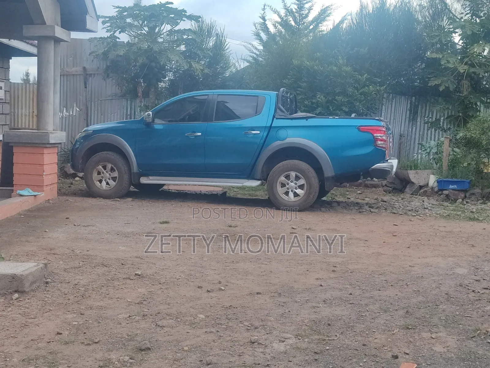Mitsubishi L200 2018 Blue