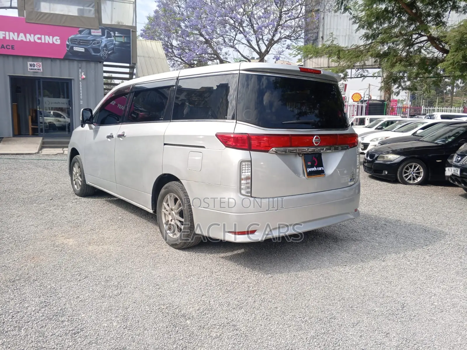 Nissan Elgrand 2011 Silver