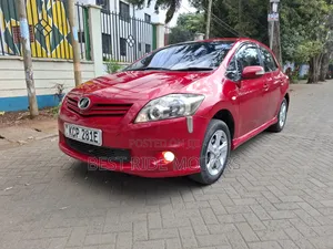 Toyota Auris 2011 Red