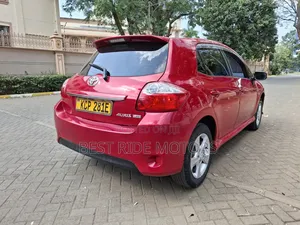 Toyota Auris 2011 Red