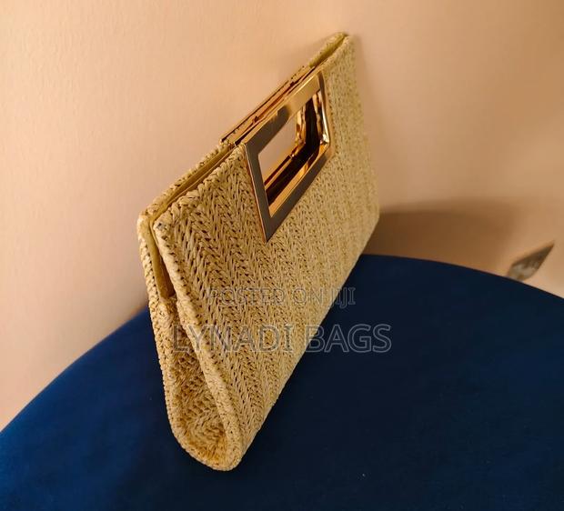 Women Woven Clutch - thumbnail 4