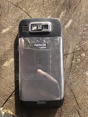 Nokia E72 Silver