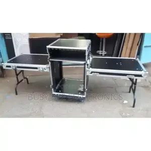 16 Units Flight Rack With 2 Tables