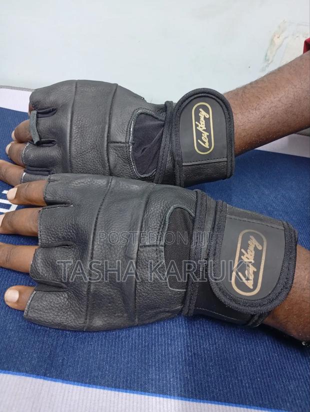 Gym Gloves Available in Different Sizes