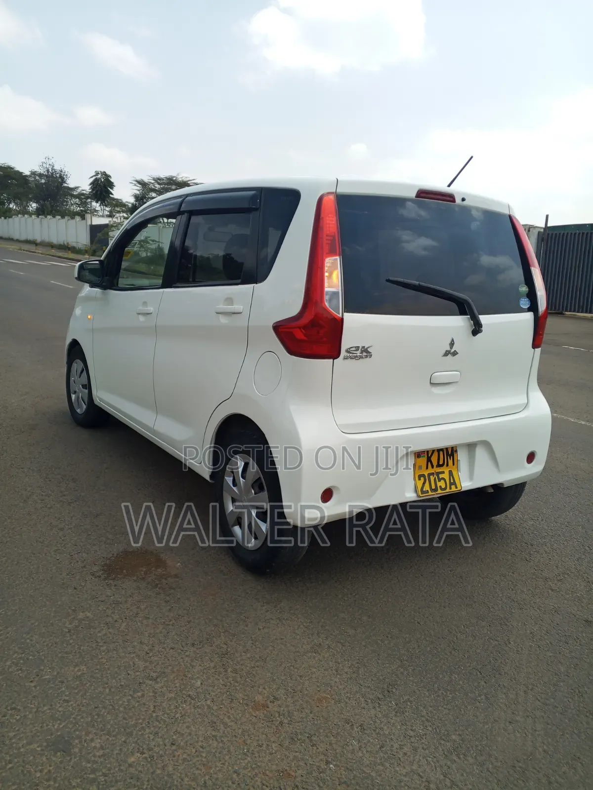 Mitsubishi EK Wagon 2015 White