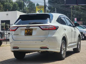 Toyota Harrier 2.0 4WD 2017 White