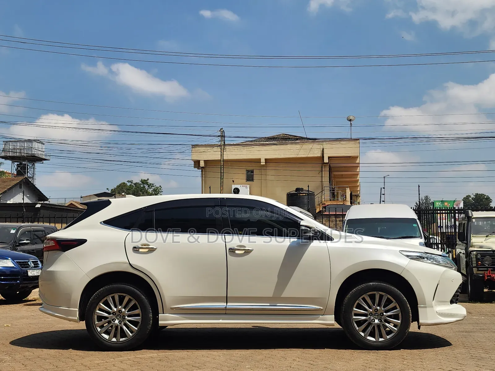 Toyota Harrier 2.0 4WD 2017 White