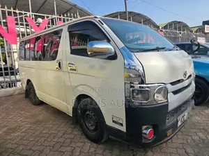 Toyota HiAce 2014 White