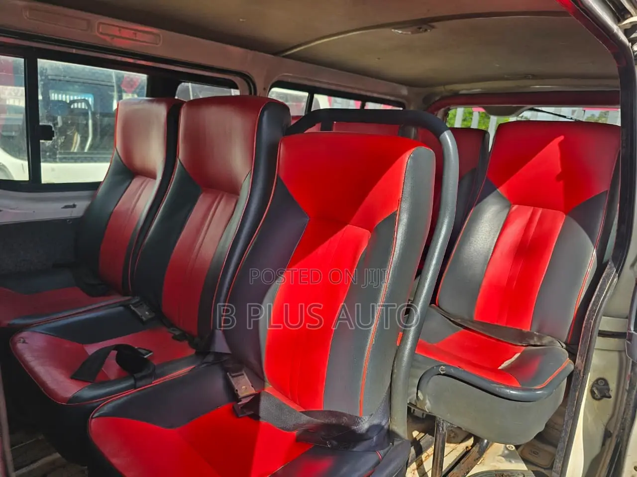 Toyota HiAce 2014 White